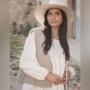 [Bypias] Cream Shearling Vest